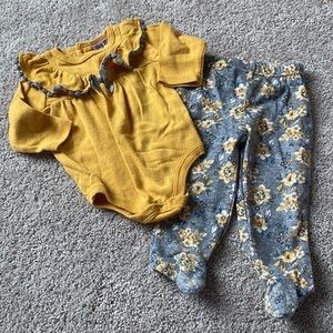 Little Lass Baby girls outfit size 6-9 months
